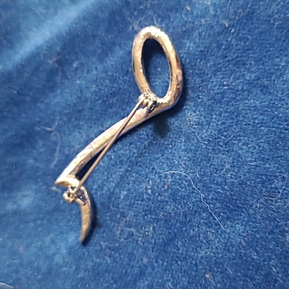 2/$12 Music note silvertone Rhinestone brooch - Picture 2 of 4